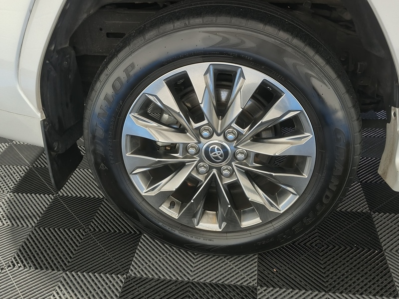 Used Toyota Land Cruiser for sale - 77245067: Photo 14