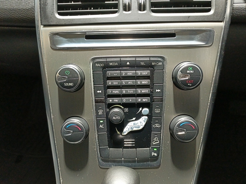 Used Volvo XC60 2011 for sale - 77790225: Photo 36