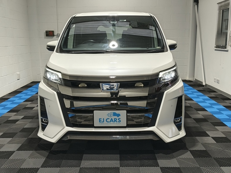 Used Toyota Noah for sale - 77707024: Photo 2