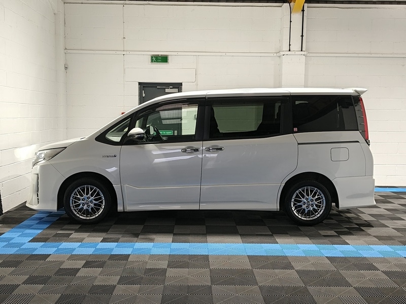 Used Toyota Noah for sale - 77707024: Photo 4