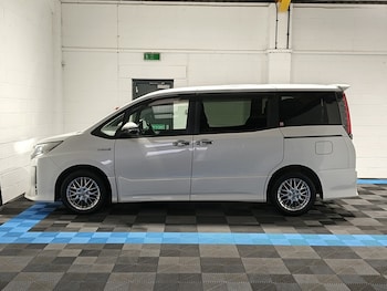Used Toyota Noah 2020 for sale - 77707024: Photo