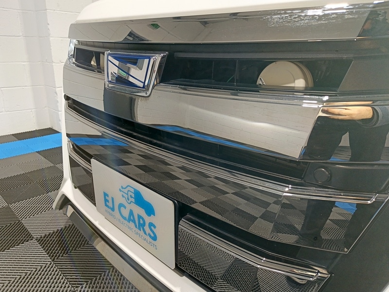 Used Toyota Noah for sale - 77707024: Photo 52