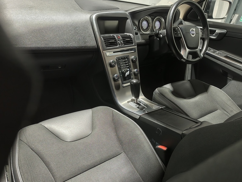 Used Volvo XC60 2011 for sale - 77976832: Photo 25