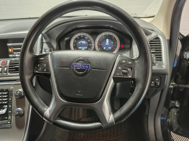 Used Volvo XC60 2011 for sale - 77976832: Photo 34