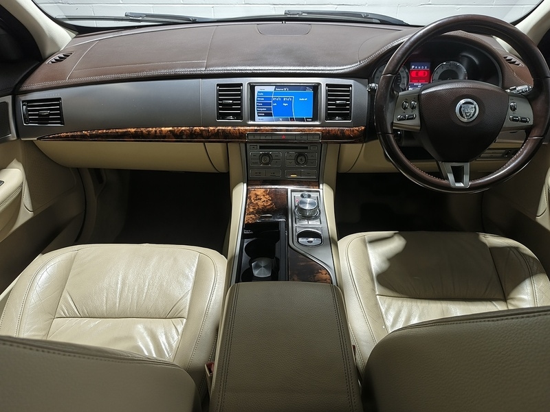 Used Jaguar XF 2010 for sale - 77283726: Photo 28