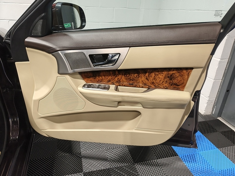 Used Jaguar XF 2010 for sale - 77283726: Photo 29
