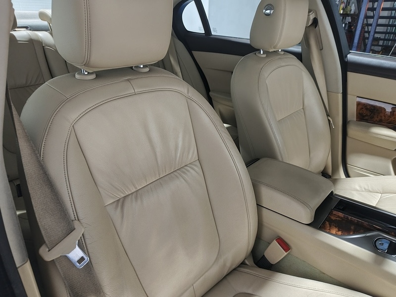 Used Jaguar XF 2010 for sale - 77283726: Photo 32