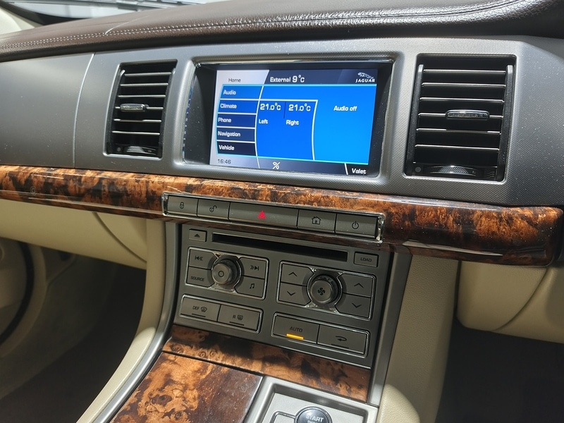 Used Jaguar XF 2010 for sale - 77283726: Photo 35