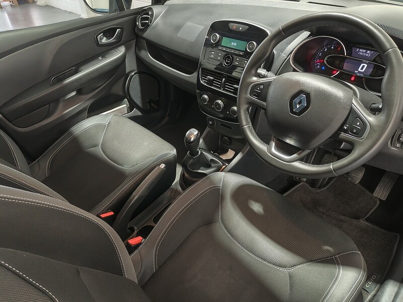 Used Renault Clio for sale - 76430479: Photo 26