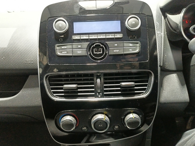 Used Renault Clio for sale - 76430479: Photo 33