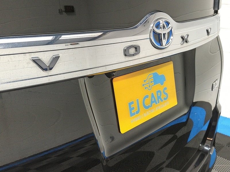 Used Toyota Voxy for sale - 77635231: Photo 13