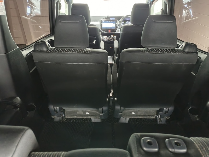 Used Toyota Voxy for sale - 77635231: Photo 20