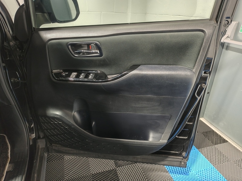 Used Toyota Voxy for sale - 77635231: Photo 29