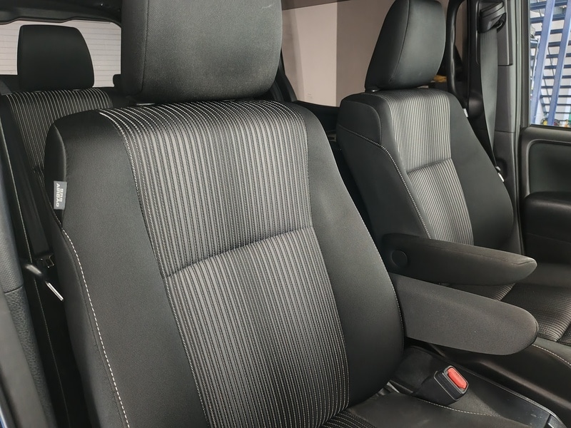 Used Toyota Voxy for sale - 77635231: Photo 31