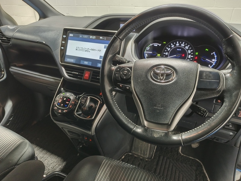 Used Toyota Voxy for sale - 77635231: Photo 32