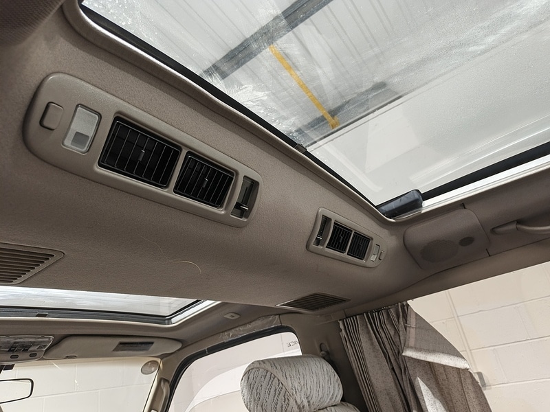 Used Toyota HiAce 2024 for sale - 77760619: Photo 42