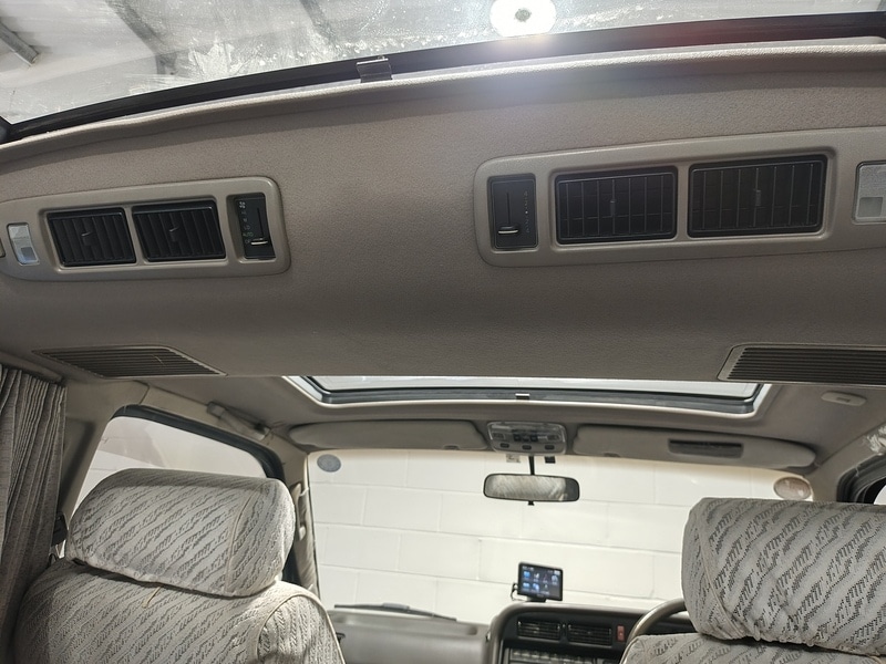 Used Toyota HiAce 2024 for sale - 77760619: Photo 48