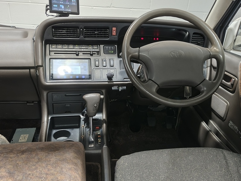 Used Toyota HiAce 2024 for sale - 77760619: Photo 54