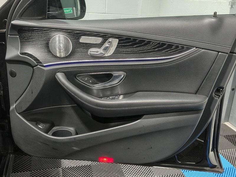 Used Mercedes-Benz E Class for sale - 77166043: Photo 33