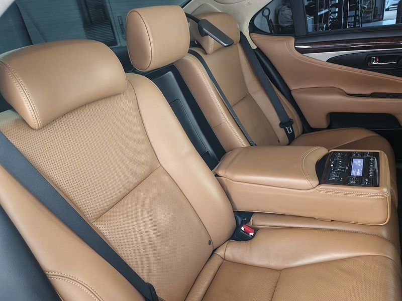 Used Lexus LS 2022 for sale - 76430467: Photo 32