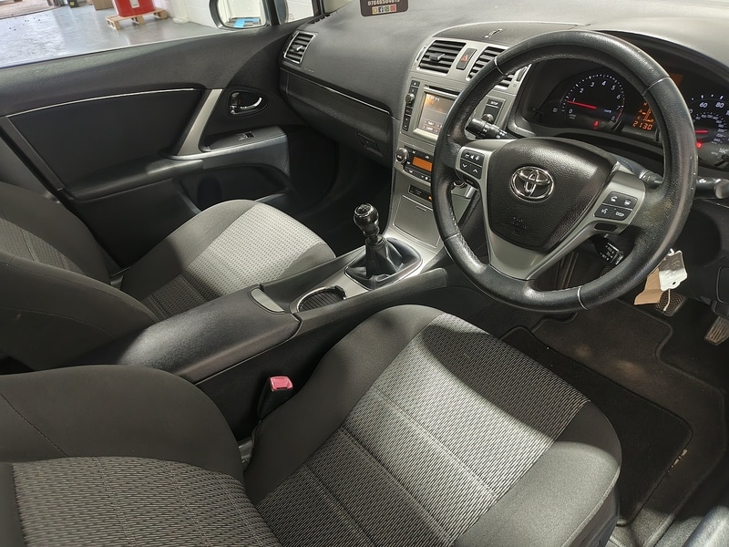 Used Toyota Avensis 2013 for sale - 76368272: Photo 24