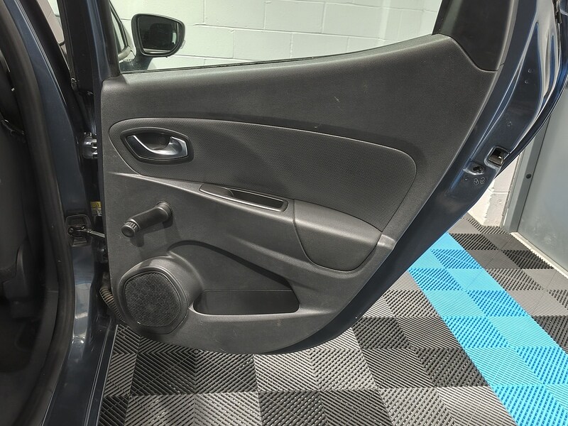 Used Renault Clio for sale - 76439450: Photo 15