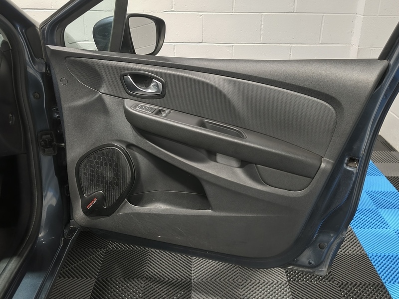 Used Renault Clio for sale - 76439450: Photo 20