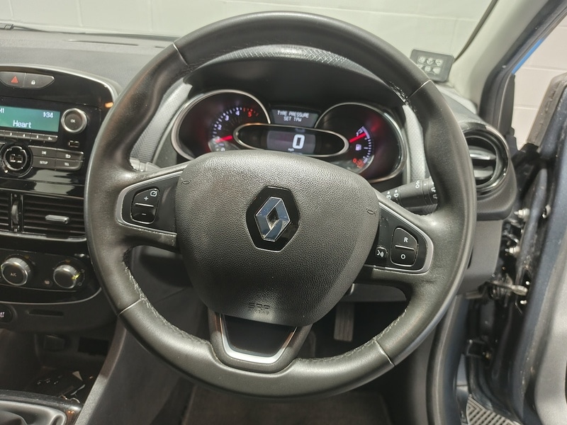 Used Renault Clio for sale - 76439450: Photo 25