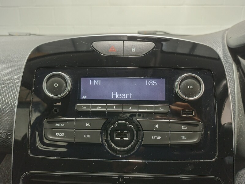 Used Renault Clio for sale - 76439450: Photo 26