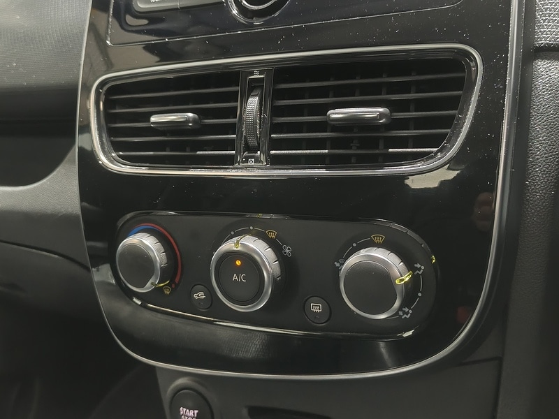 Used Renault Clio for sale - 76439450: Photo 27