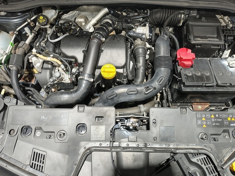 Used Renault Clio for sale - 76439450: Photo 32