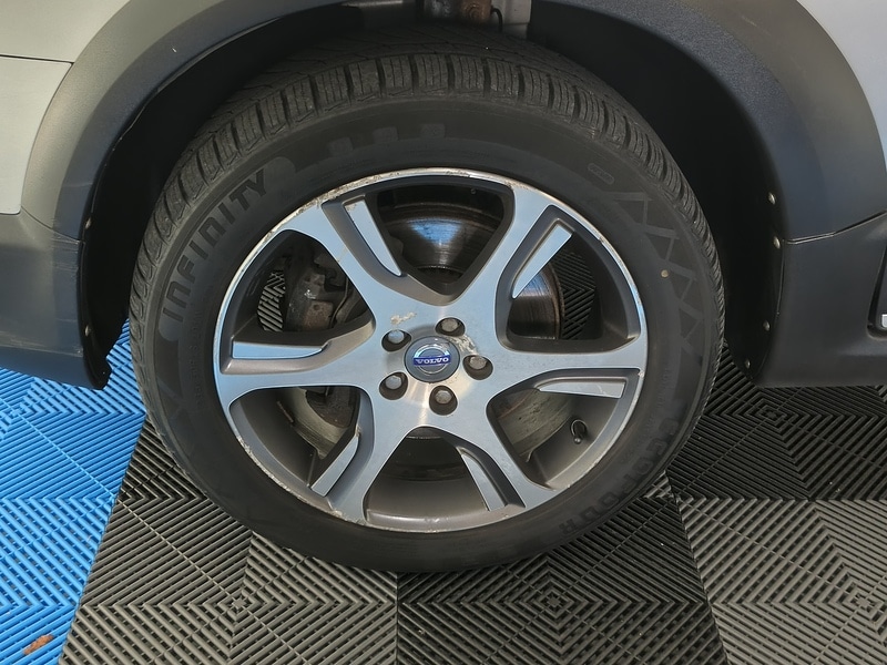 Used Volvo XC70 2012 for sale - 76376370: Photo 10