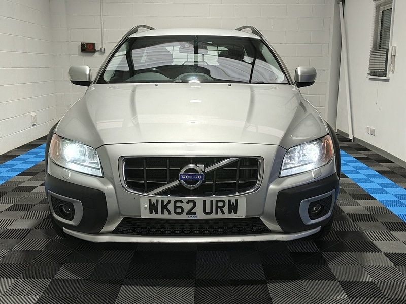 Used Volvo XC70 2012 for sale - 76376370: Photo 2