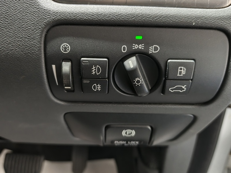 Used Volvo XC70 2012 for sale - 76376370: Photo 32