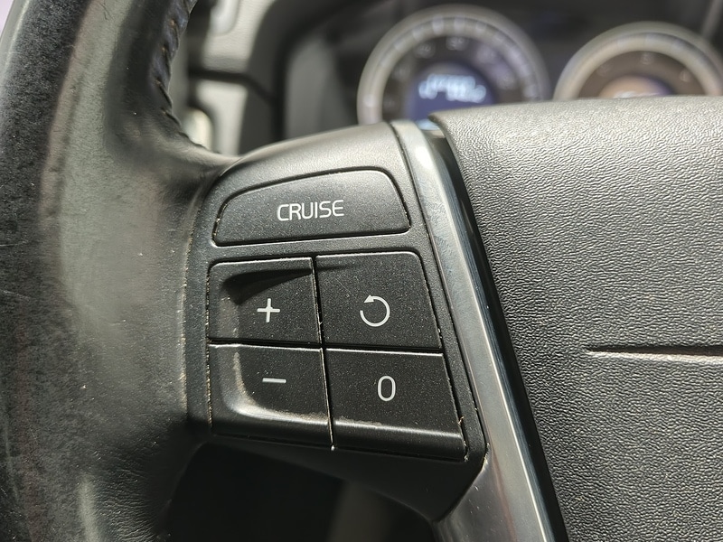 Used Volvo XC70 2012 for sale - 76376370: Photo 41