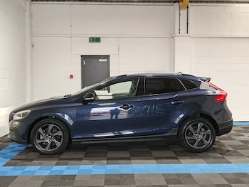 Used Volvo V40 2015 for sale - 79090578: Photo