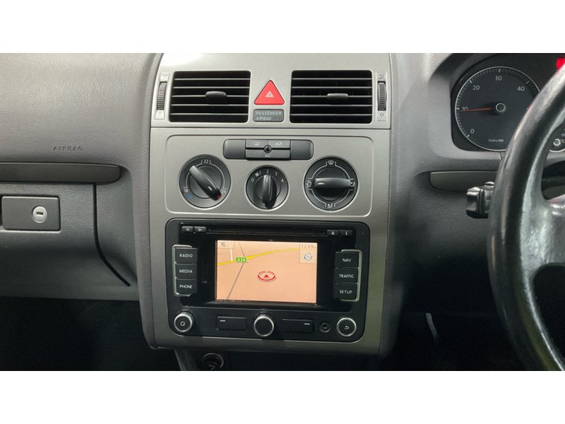 Used Volkswagen Touran 2010 for sale - 77873318: Photo 11