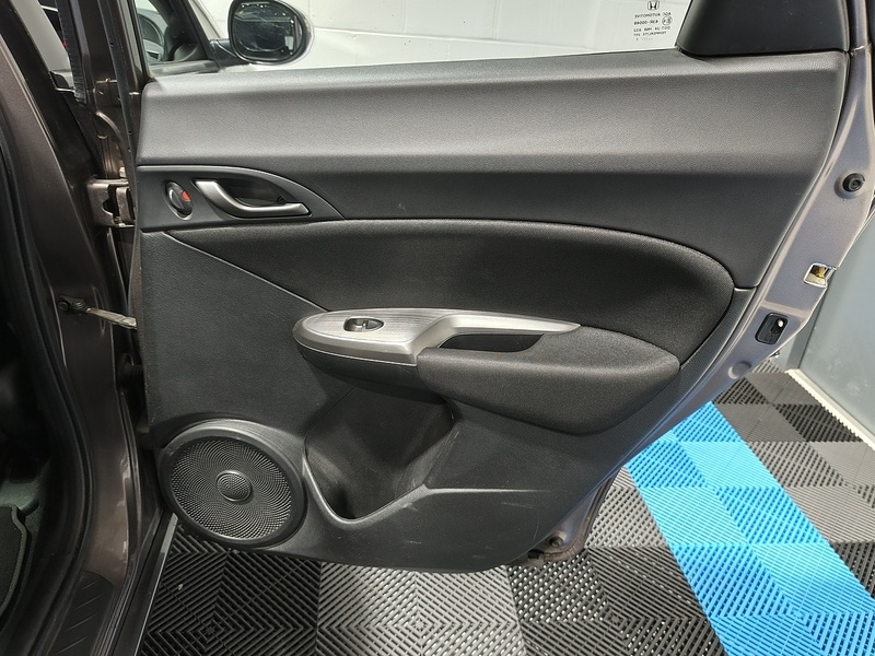 Used Honda Civic 2011 for sale - 76974010: Photo 15