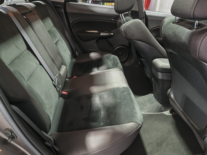 Used Honda Civic 2011 for sale - 76974010: Photo 16