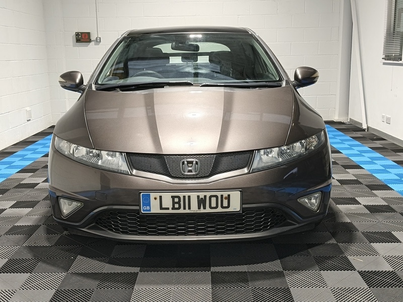 Used Honda Civic 2011 for sale - 76974010: Photo 2