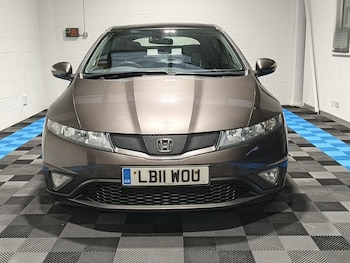Used Honda Civic 2011 for sale - 76974010: Photo