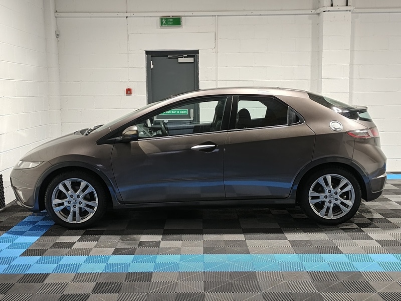 Used Honda Civic 2011 for sale - 76974010: Photo 4