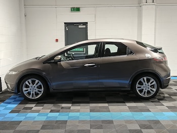 Used Honda Civic 2011 for sale - 76974010: Photo