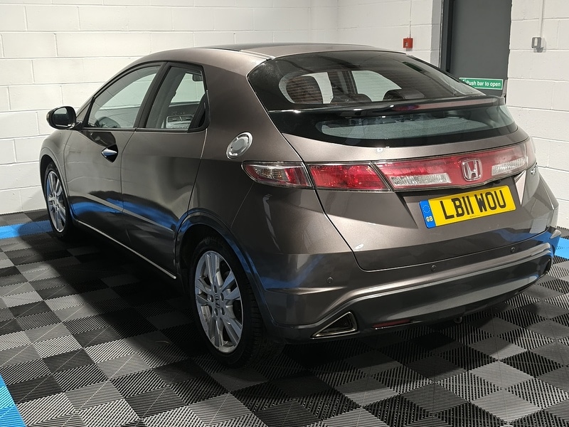 Used Honda Civic 2011 for sale - 76974010: Photo 5