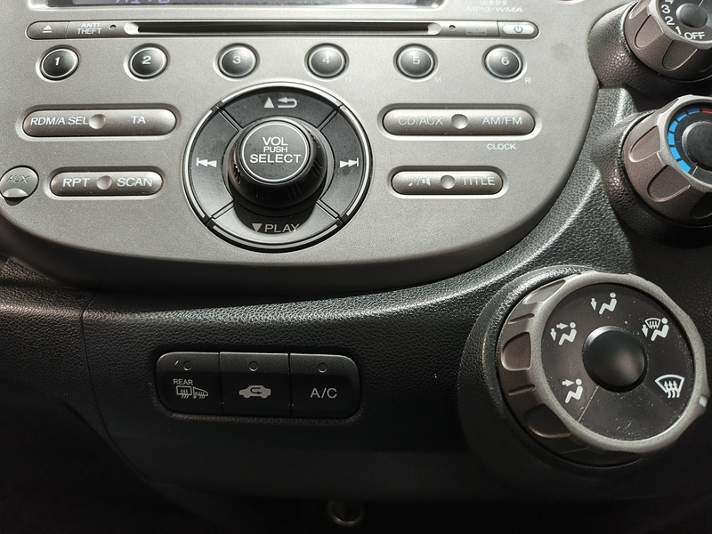 Used Honda Jazz 2009 for sale - 76863568: Photo 26