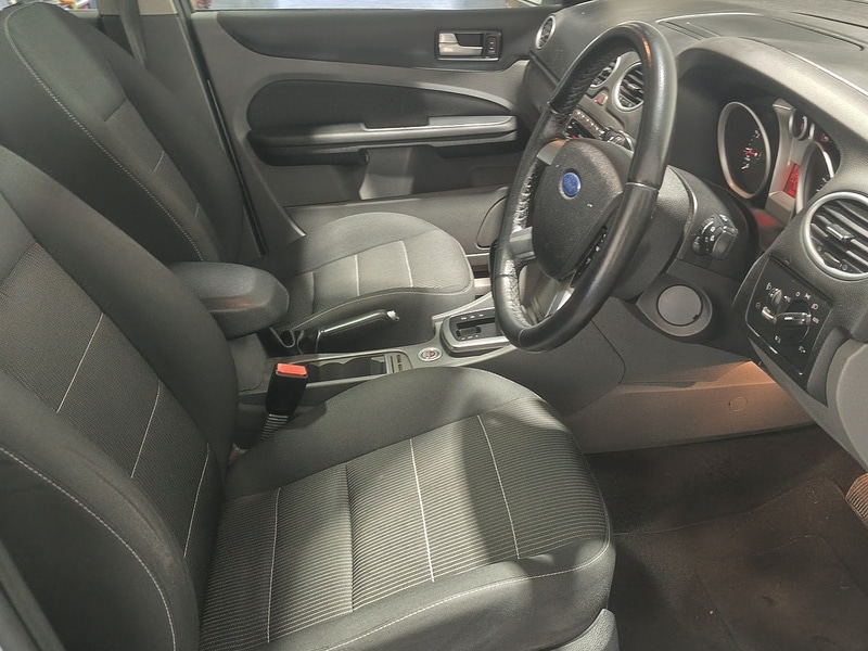 Used Ford Focus 2010 for sale - 76286221: Photo 24