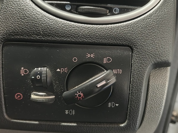 Used Ford Focus 2010 for sale - 76286221: Photo 27