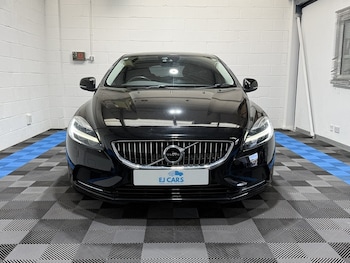 Used Volvo V40 2017 for sale - 79415612: Photo