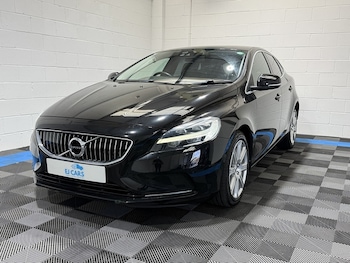 Used Volvo V40 2017 for sale - 79415612: Photo