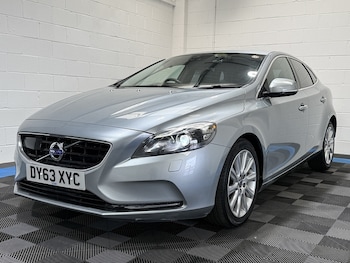 Used Volvo V40 2013 for sale - 79306922: Photo